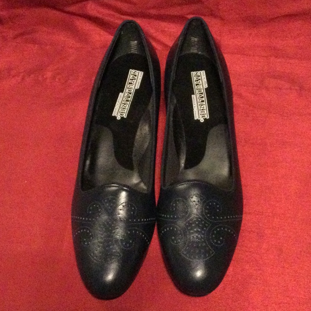 LAST DAY! CLEARANCE Naturalizer Women’s Anita Leather Pumps